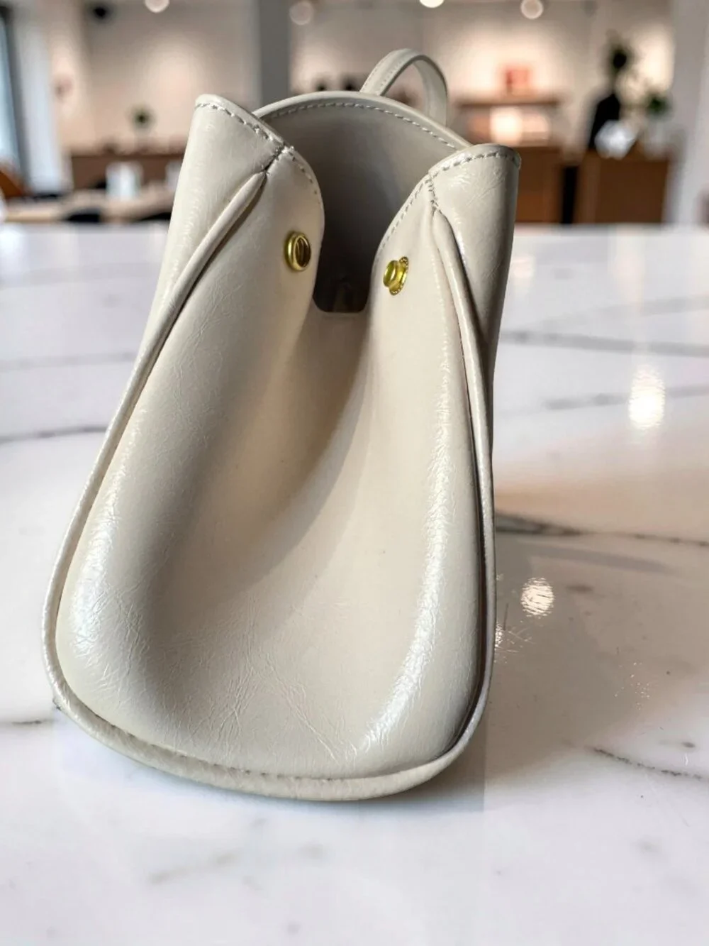 Off-White Jitney East West Shoulder Bag Cream Gold Arrow NWT